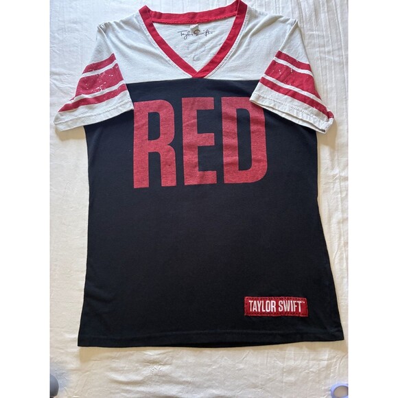 Taylor Swift Red 13 Tour T-Shirt Women’s Size Medium Concert Football Jersey Tee - Picture 1 of 7